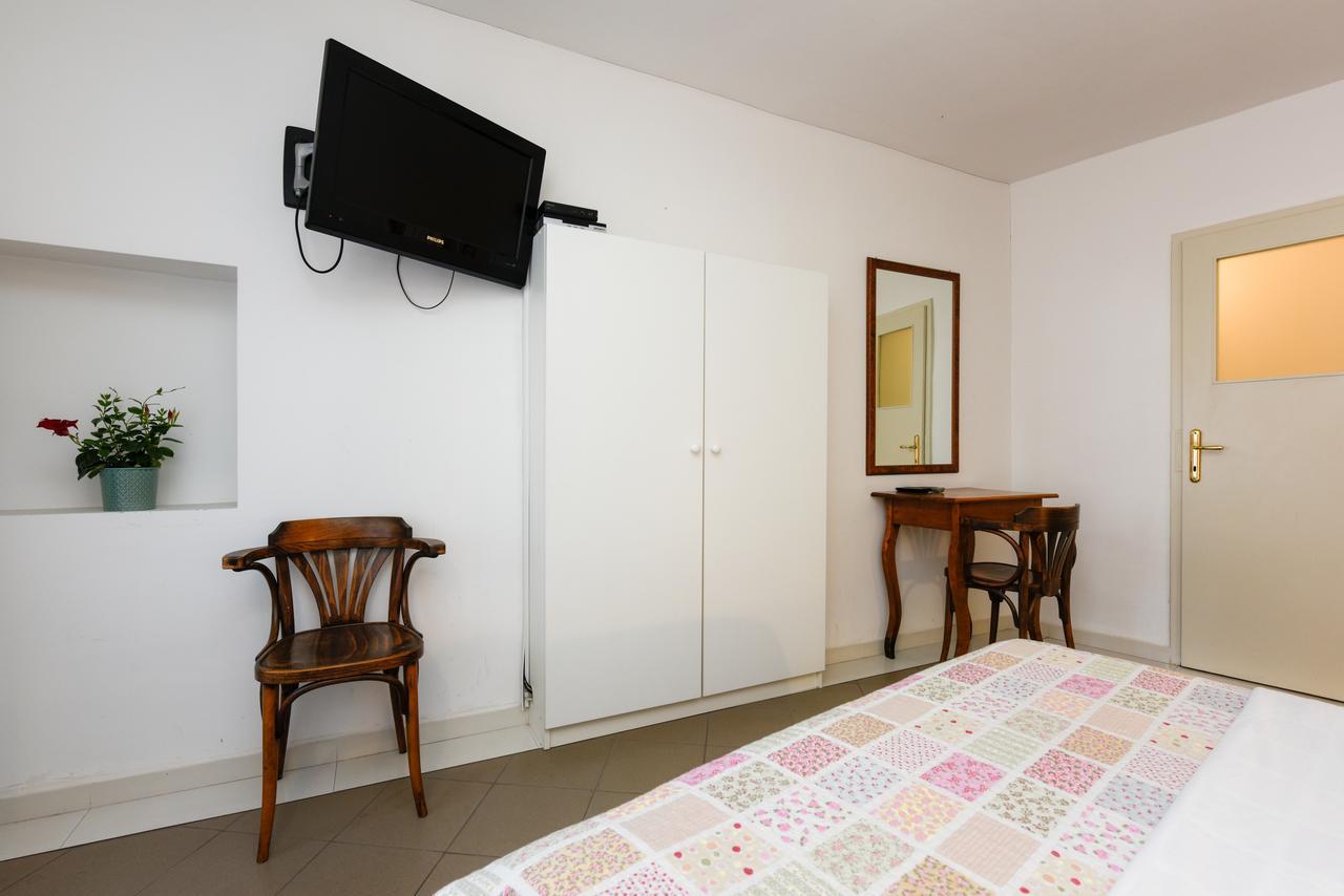 Accomodation Gina Zadar Eksteriør bilde