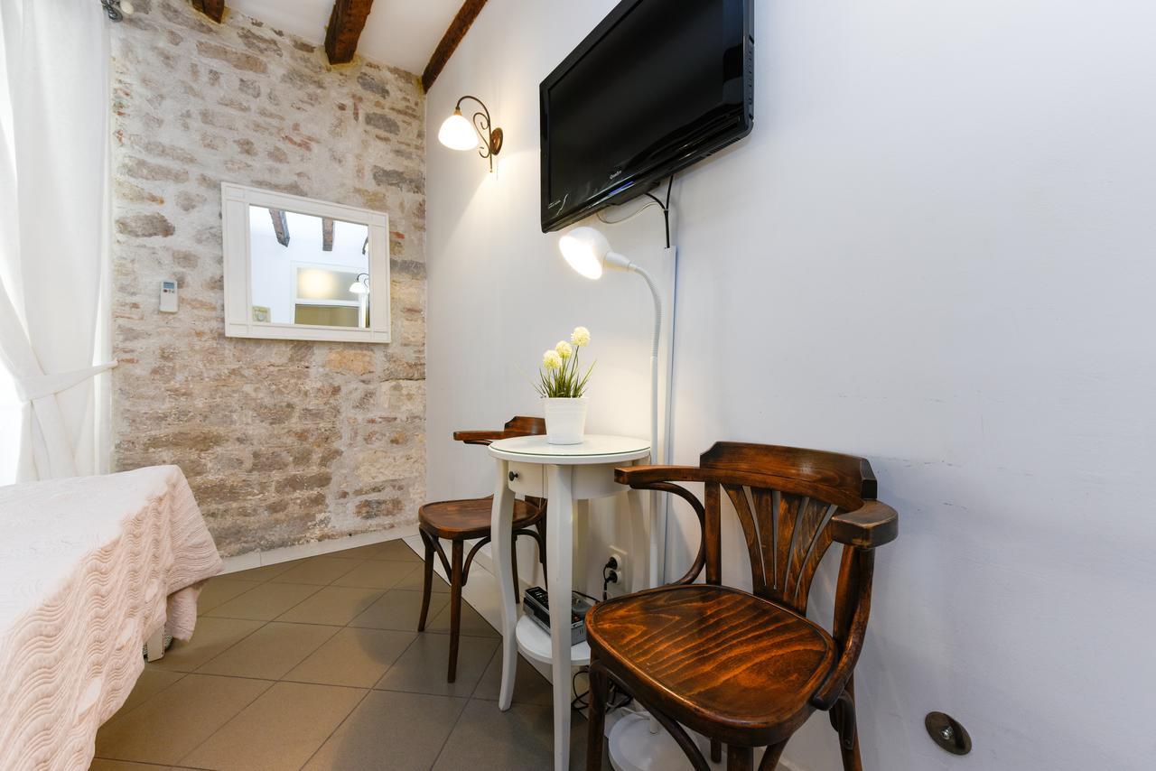 Accomodation Gina Zadar Eksteriør bilde