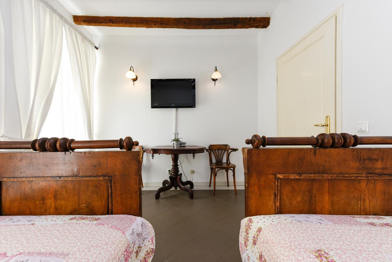 Accomodation Gina Zadar Eksteriør bilde